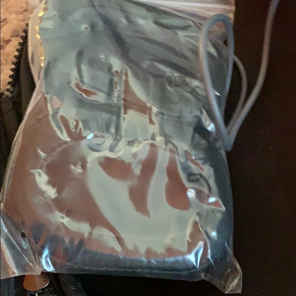 PSB Noise Canceling Headphones - Picture 3 of 4